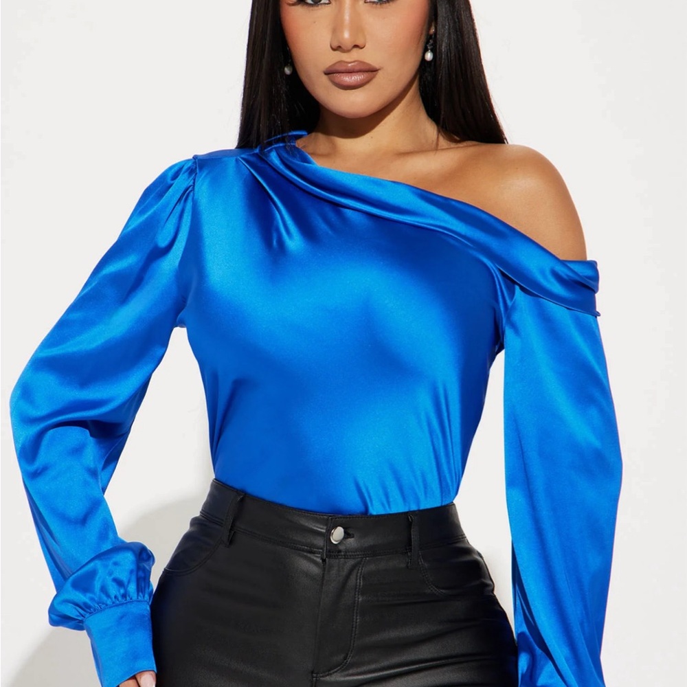 NWT. Fashion Nova Twinkle Nights Satin Blouse Top - Blue